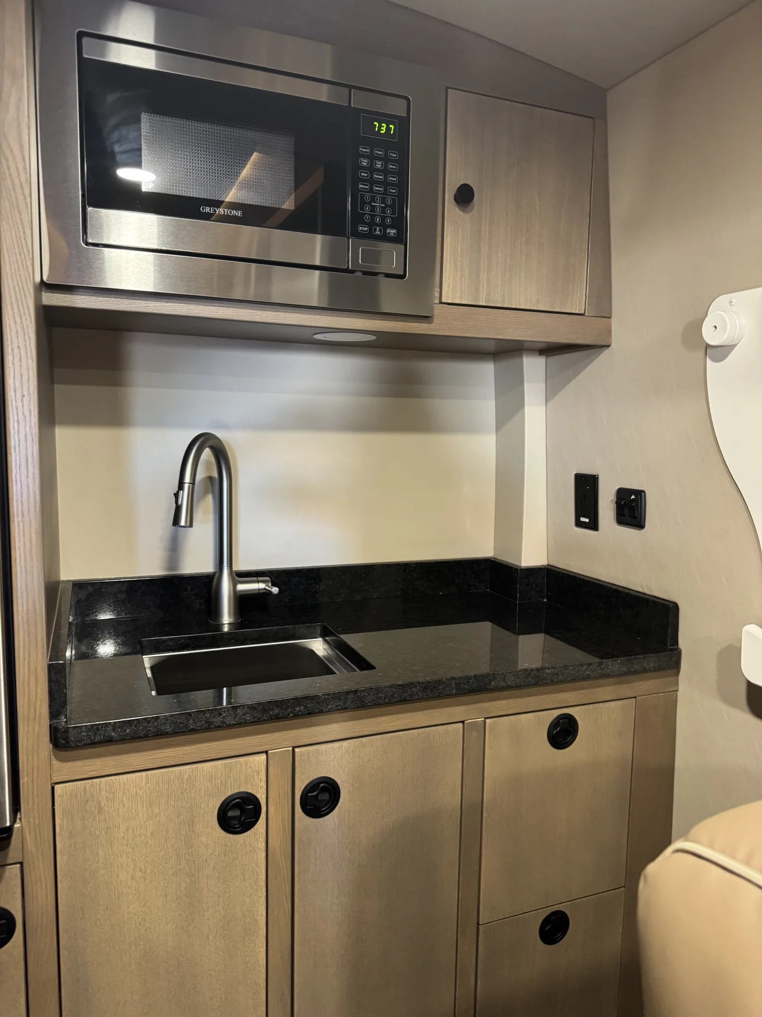 The extended Transit provides room to move without losing individual comfort.